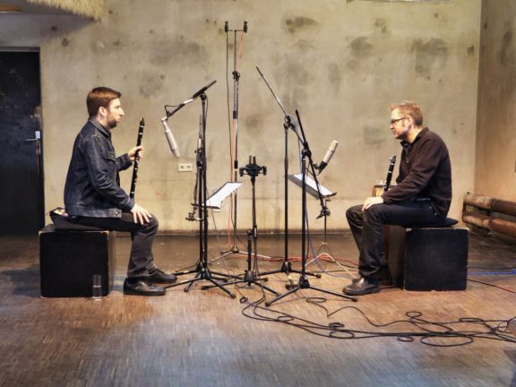 in-trout-we-dust-2019-kovacic-roisz-recensione-review-kritik